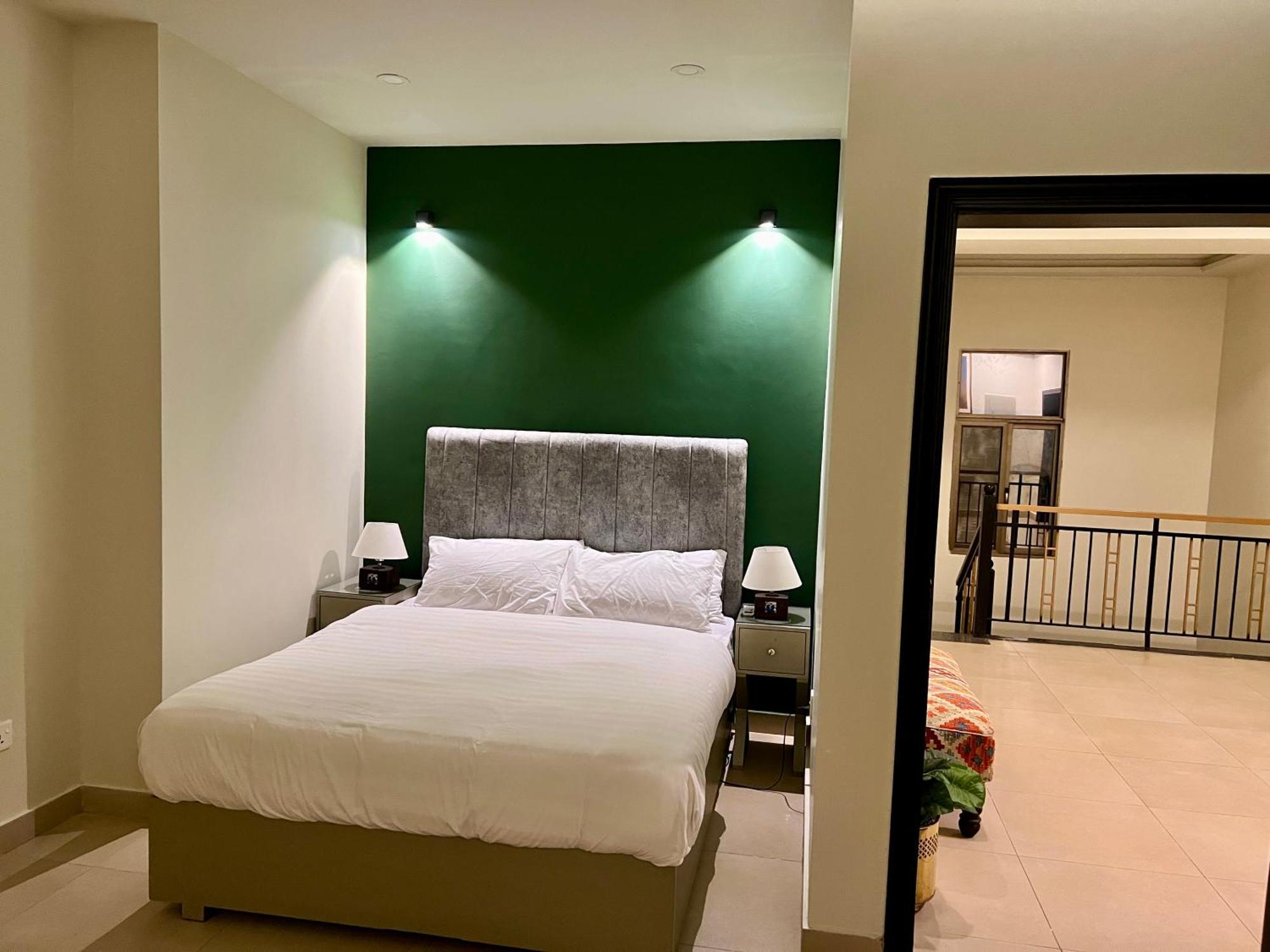 Serenity Corner 4 Bhk Islamabad Exterior photo