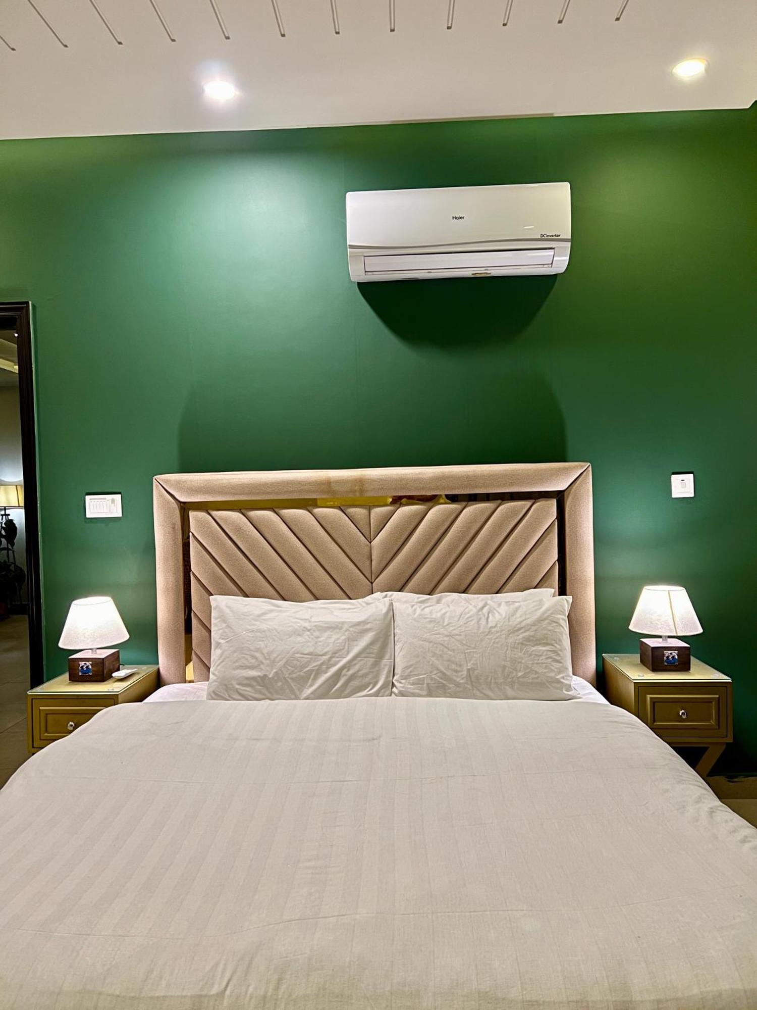 Serenity Corner 4 Bhk Islamabad Exterior photo
