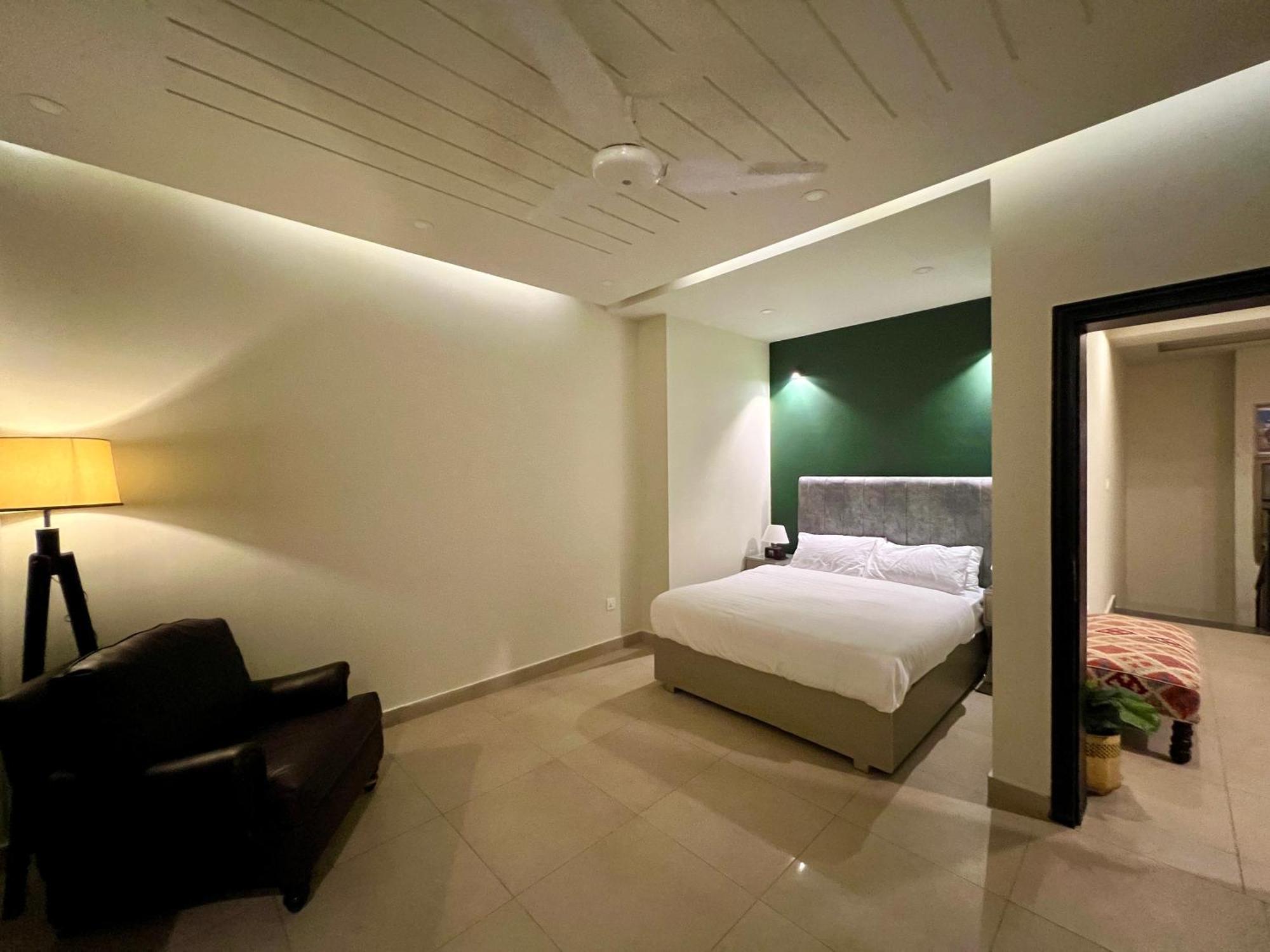 Serenity Corner 4 Bhk Islamabad Exterior photo