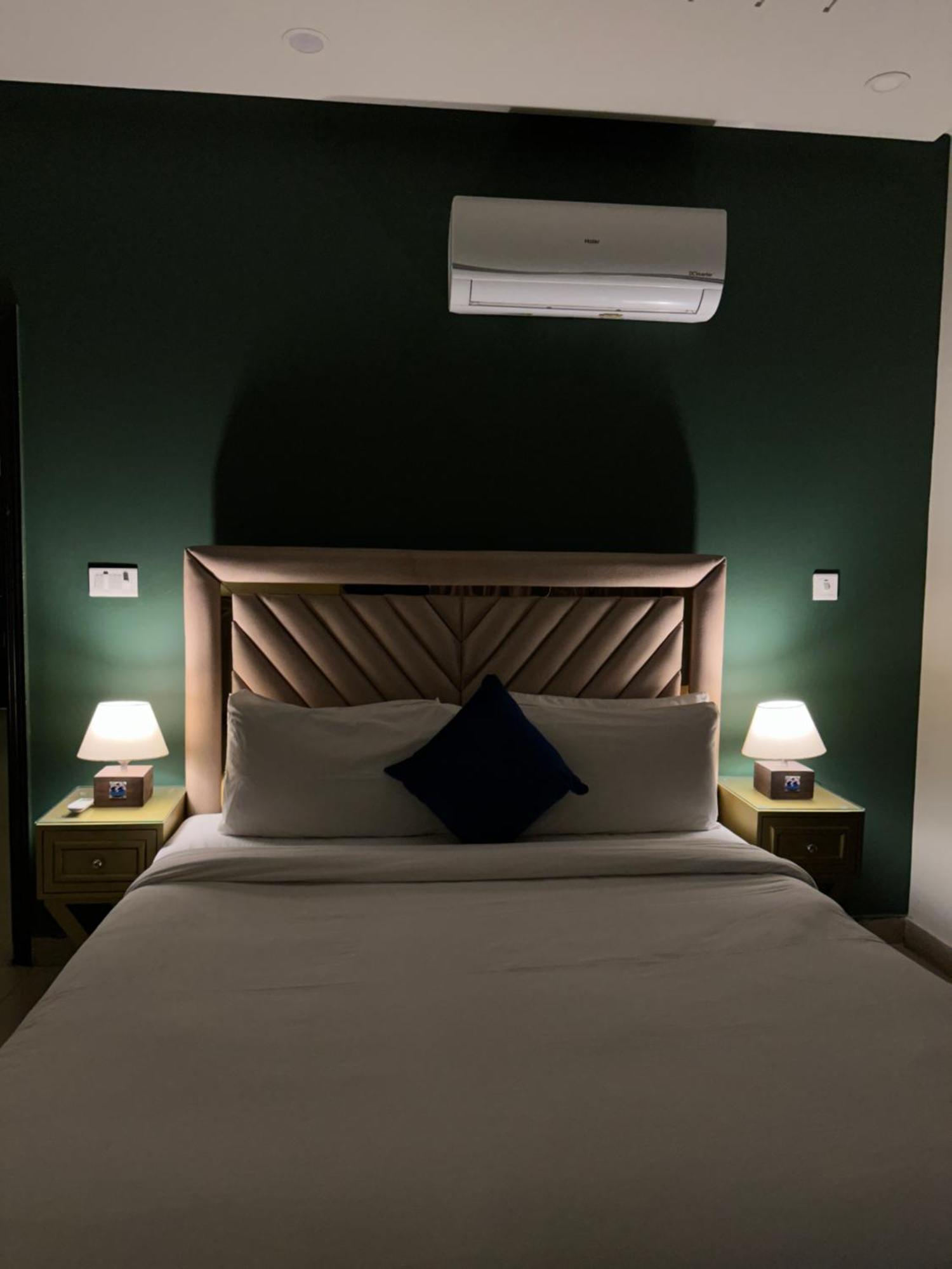 Serenity Corner 4 Bhk Islamabad Exterior photo